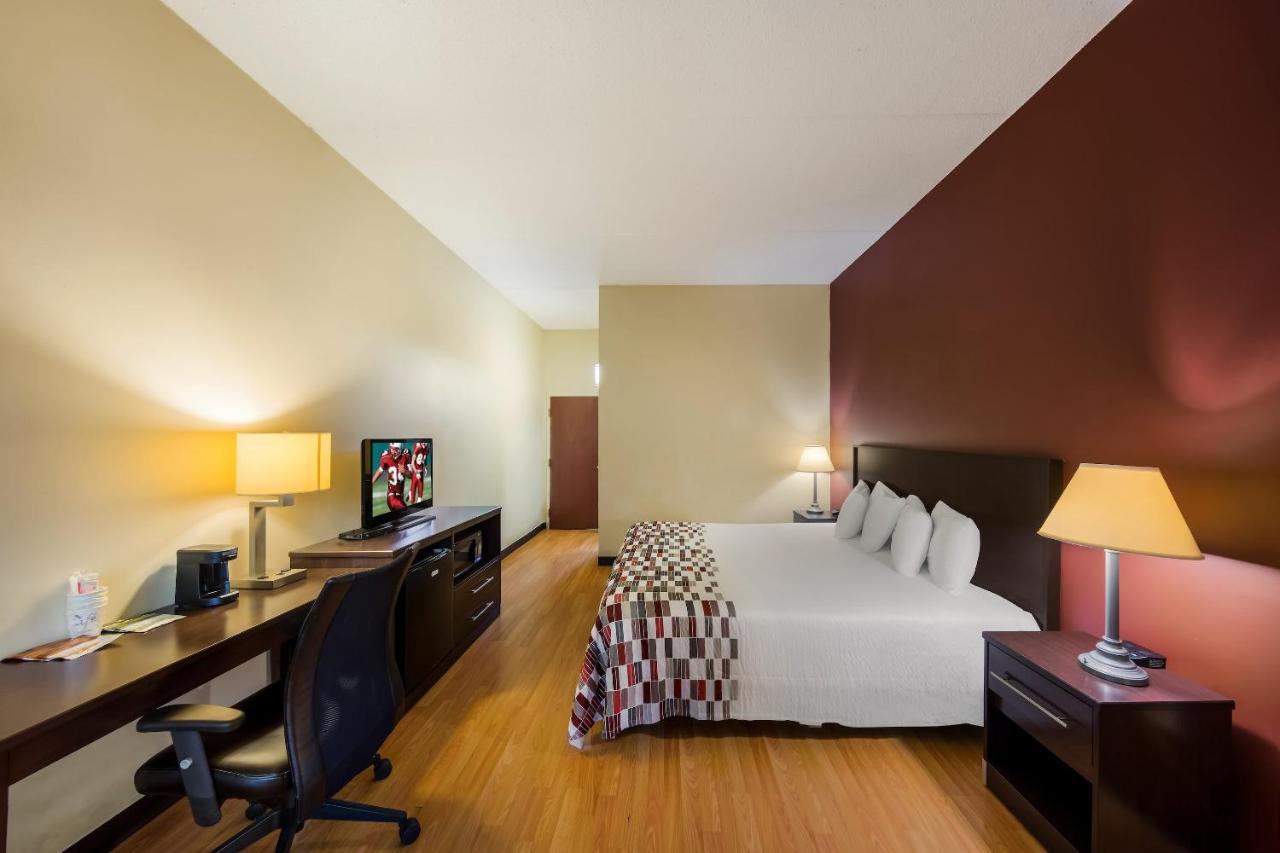 Red Roof Inn Hendersonville Exterior foto