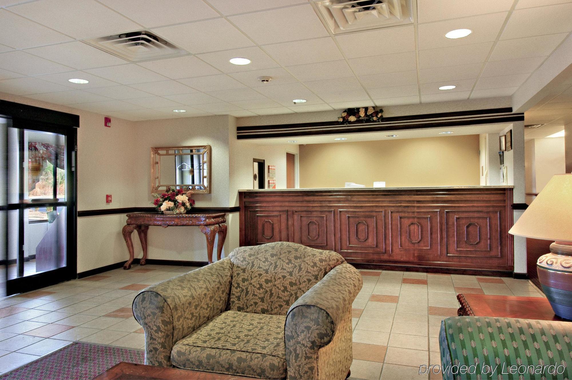 Red Roof Inn Hendersonville Exterior foto